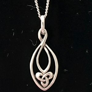 Celtic Knot Silver chain and pendant